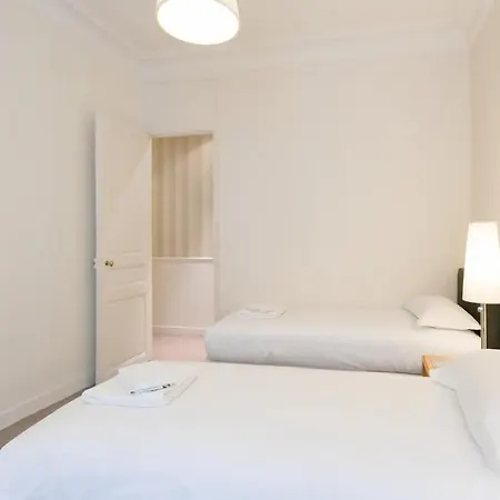 Tour Eiffel 4 Appartement *